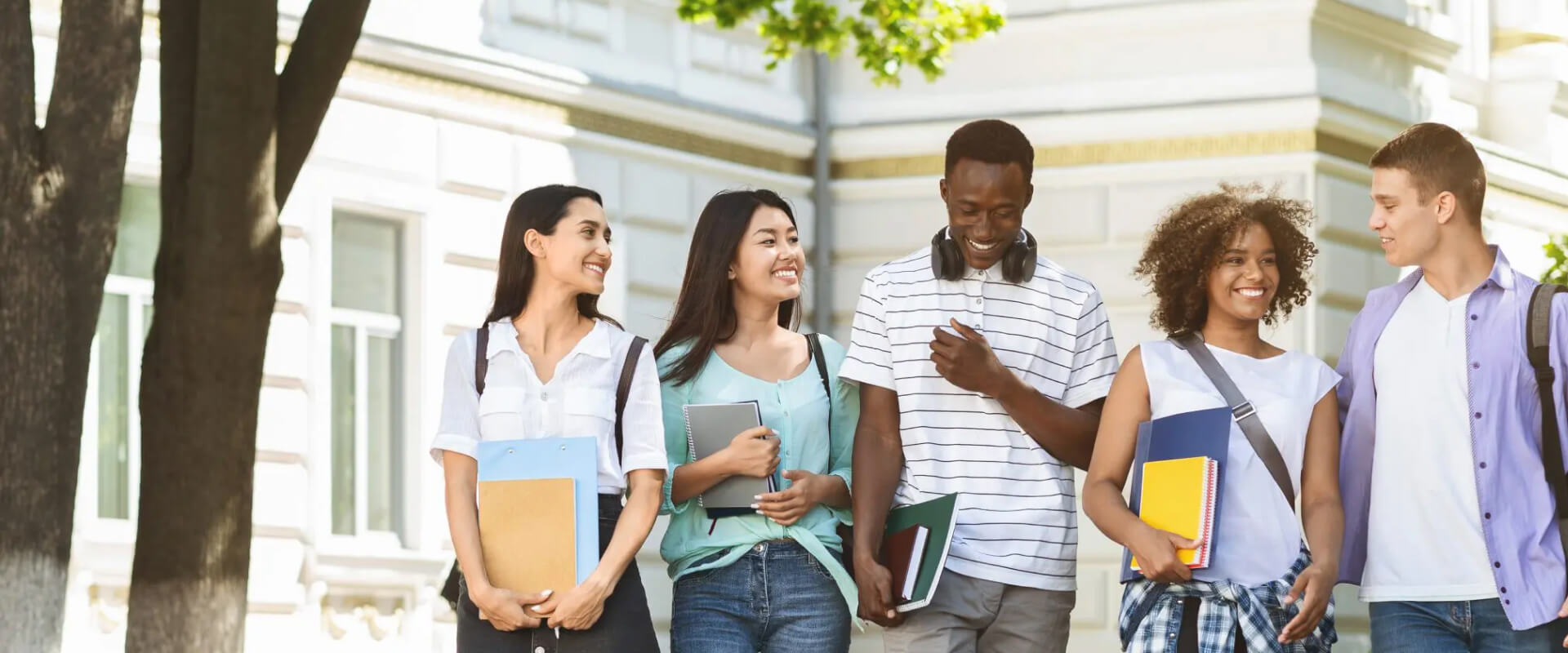 Study Romania - Students going to the Classroom